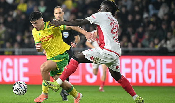 Лига 1. Монако выиграл перестрелку 5:3 у Нанта, Соболь в резерве Страсбурга Осер, Монако, Камара, Нанта, Страсбург