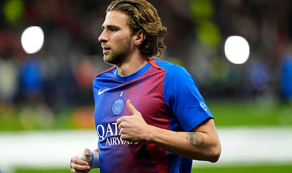 Забарный, Энрике, Лорьян, Франции