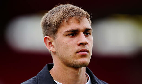 Украинский футболист претендует на звание игрока месяца в клубе АПЛ Брентфорд, Ярмолюк, Егор