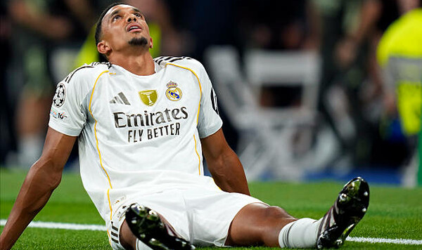 ФОТО. «Прощай, крыса». Вандалы испортили мурал с Трентом перед матчем ЛЧ Ливерпуля, Трента, Реала, Александера, Арнольда