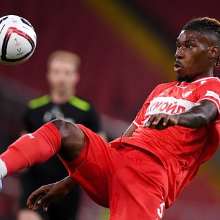 Камерунский футболист «Спартака» сделал выбор между жизнью в Москве и Париже Спартак, Париж, Москве, Камеруна