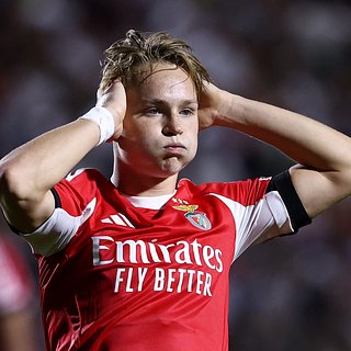 Футболист «Бенфики» признался в распространении детского порно Шельдеруп, Бенфики, Конти