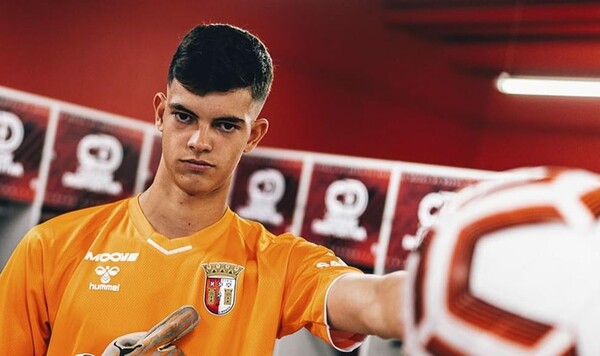 Куртуа, Португалию, Жоау, Карвалью, Браги