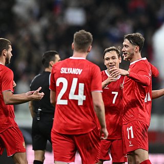 Тренер сборной России по футболу раскрыл отношение к игрокам в Европе России, Чили, Онопко, Европе