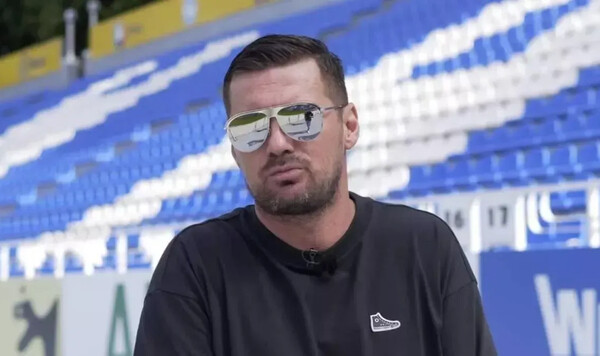 Исландии, Украины, Ребров