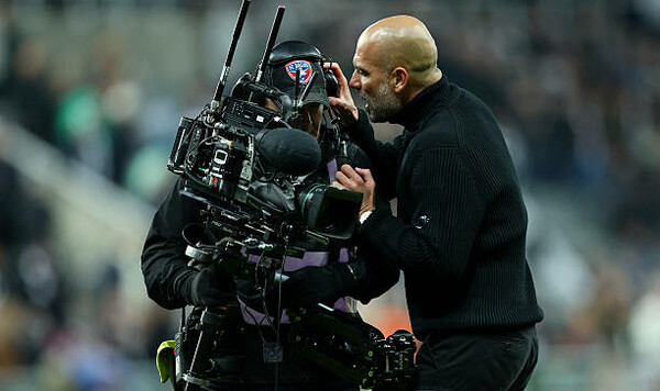 ФОТО. Гвардиола набросился на оператора после поражения в АПЛ Гвардиола, Ньюкасла, Премьер, Английской