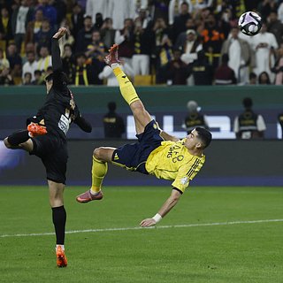 Роналду забил мяч ударом через себя в матче чемпионата Саудовской Аравии Саудовской, Роналду, Аравии, Насра