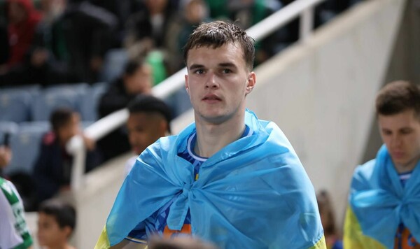 Михавко, Денис, Трудно, Второй