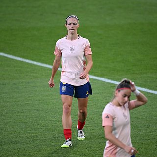 Трехкратная обладательница «Золотого мяча» сломала ногу на тренировке Испании, Барселоны, Золотой, Лиге