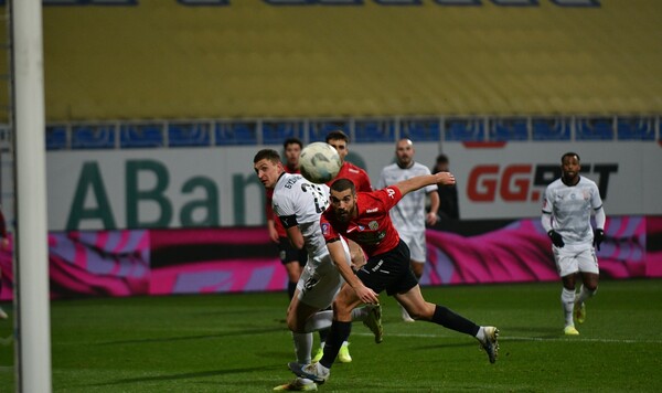 Будковский приносит победу хозяевам. Заря минимально обыграла Карпаты Карпаты, Будковский, Киев, Заря, Бабогло