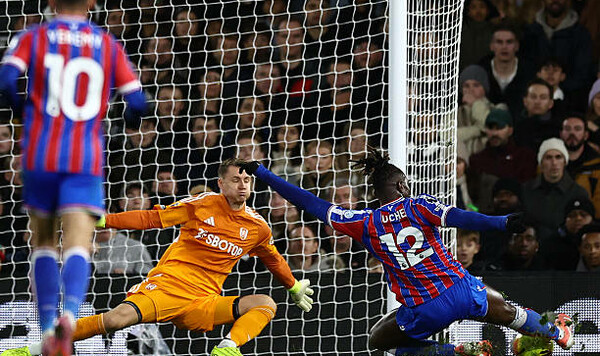 Орлы рвутся к лидерам. Кристал Пэлас победил и стал четвертым в АПЛ Пэлас, Кристал, Фулхэм, Премьер