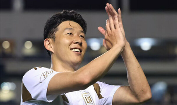 Суд приговорил женщину к четырем годам заключения за шантаж Сон Хын Мина Сона, Центральном, Сеула, Сону