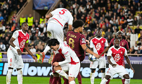 Сумбурный угловой. Монако с нереализованным пенальти дожал Галатасарай Монако, Галатасарай, Балогун