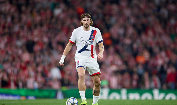 Забарный, Лиги, Маркиньоса, Сафоновым