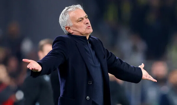 МОУРИНЬЮ: «Это фантастическая команда и топ-тренер, но звучит как отмазка» Моуринью, Конте, Наполи, Бенфики