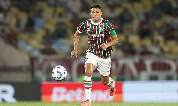 ОФИЦИАЛЬНО. Легенда сборной Бразилии разорвал контракт с клубом Флуминенсе, Силва, Тиаго, Англии