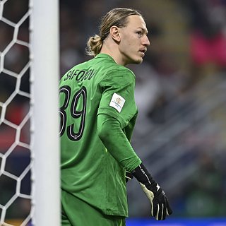 ПСЖ распродал все футболки Сафонова Сафонов, Фламенго, Люки, Шевалье