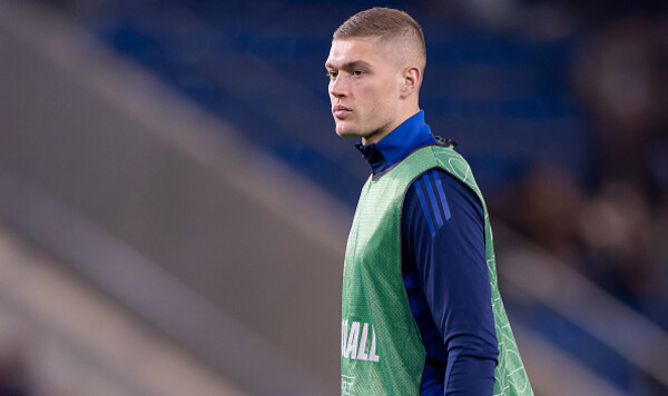 Артем, Довбик, Рома