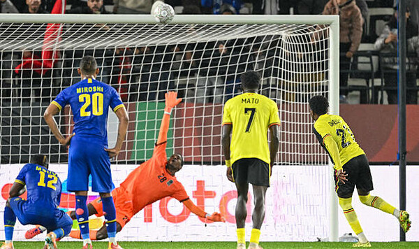 Танзании, Уганди, Мсува, Ікпізу, Туніс