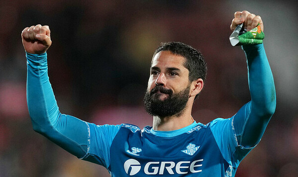 Капитан перенес операцию: Бетис сообщил о состоянии лидера Иско, Бетис, Утрехта, Софьяном, Амрабатом