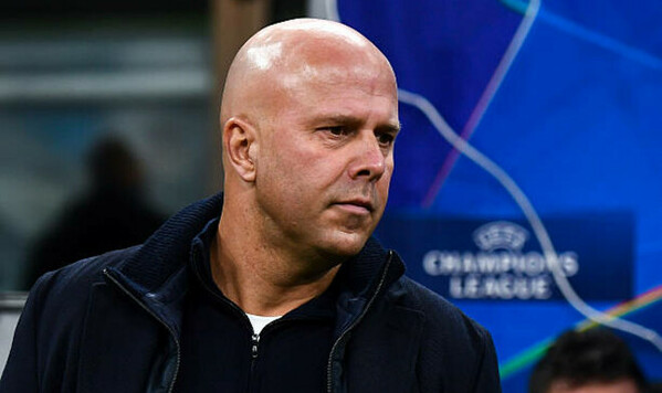 Скандальный эпизод в матче с Лидсом: Слот прокомментировал решение арбитра Лидса, Слот, Экитике, Флориана, Крису