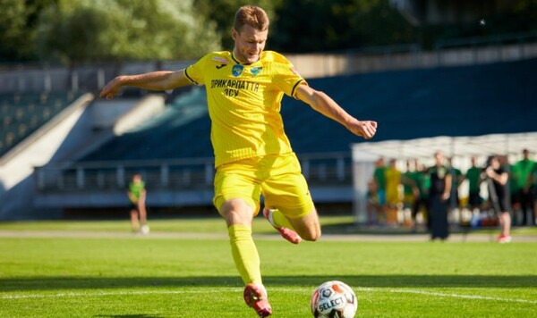 Чорноморець, Першої, Ернандес, Дениса