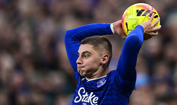 Многократный чемпион начал переговоры с Миколенко о трансфере Миколенко, Эвертон, Виталия