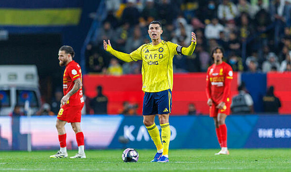 Аль-Наср проиграл: Роналду эмоционально обратился к фанатам после поражения Роналду, Аравии, Хилаль, Саудовской