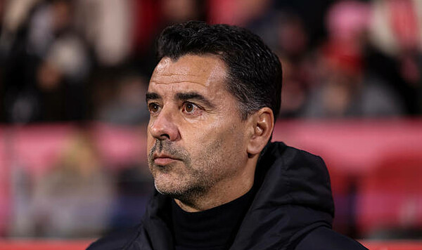 Ванат, Стуани, Мичел