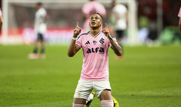 Интернасьонал, Витиньо, Динамо, Сантос, Паранаэнсе