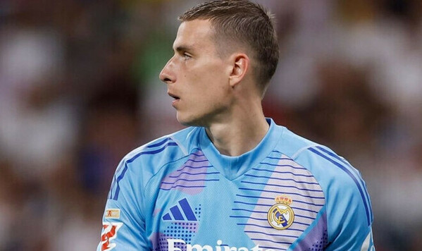 Вратарь сборной Украины получил предложения от самого богатого клуба в мире Лунин, Ньюкасл, Тоттенхэм, Вест