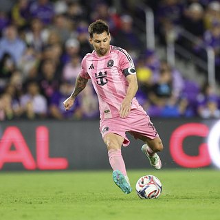 Месси сравнялся с Пеле по числу голов со штрафных Пеле, Месси, Майами, Интер, Золотого