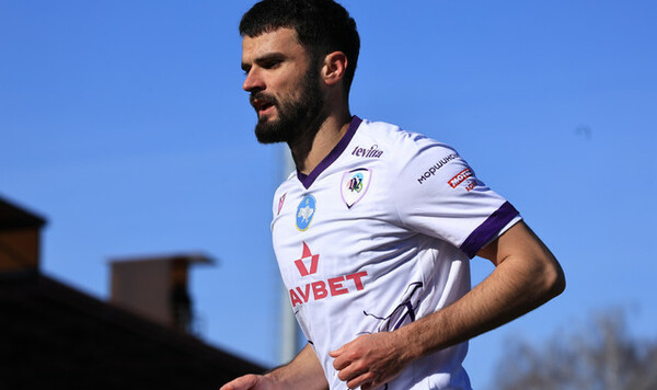 Яшари, Пономарев, Премьер