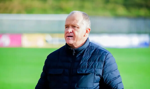 ФОТО. Экс-коуч Карпат появился на матче львовян. Рядом – известный вратарь Карпат, Дулуб, Тлумака