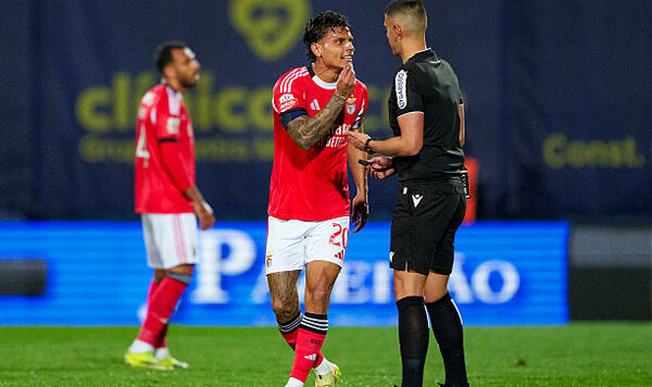 Бенфика, Славия, Фарерских, Клаксвик