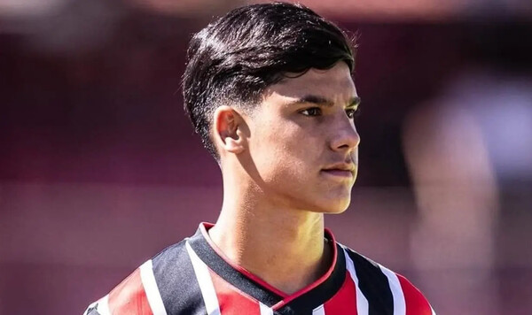 Шахтер и Байер нацелились на трансфер талантливого бразильского защитника Николас, Байер, Паулу, Германии, Европу