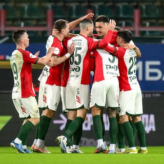 Российский футбольный клуб потратил на зарплаты игроков более четырех миллиардов рублей Локомотив, Галактионова, Акрон, Михаила