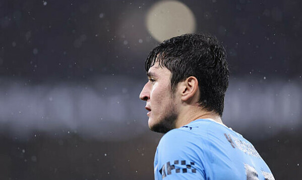 Хусанов, Сити, Манчестер, Узбекистана