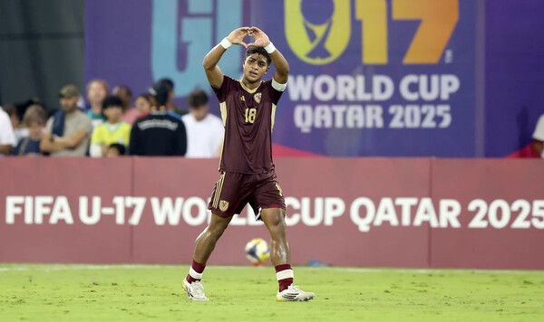 Динамо, Полесью, Дэвиса, Романа