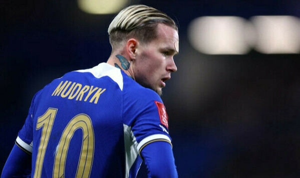 Мудрик, Михаил, Англии