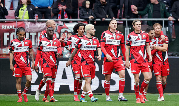 Утрехт, Телстар, Степанов, Нидерландов