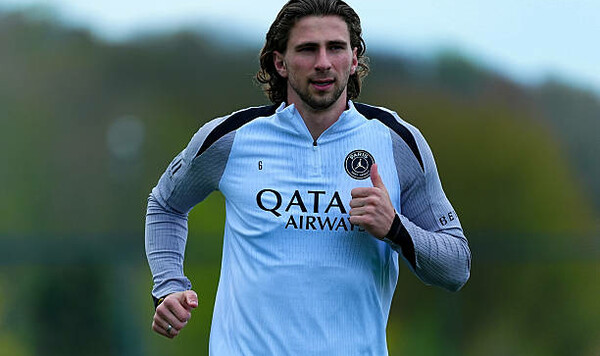 Ливерпуль, Забарный, Украины, Мендеш, Нуну