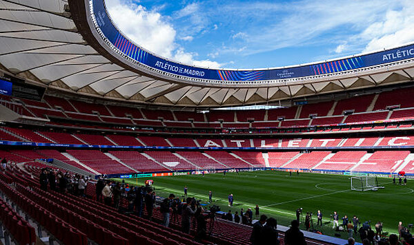 Подстригут газон. УЕФА ответила Барселоне на жалобы перед матчем ЛЧ Барселоне, Метрополитано, Атлетико, Флика, Мадриде