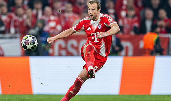 50 голов в 42 матчах. Лишь Месси был быстрее Кейна Германии, Месси, Кейн, Барселоны