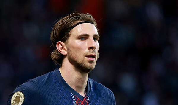 Энрике, Забарный, Луис, Анже, Франции