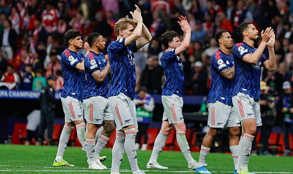 Манчестер, Бавария, Аяксом, Лиги, Сити