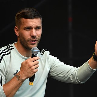 Чемпион мира-2014 по футболу объявил о завершении карьеры Подольски, Германии, Гурник, Интер, Галатасарай