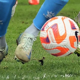 Младенец выбежал на поле и прервал матч MLS Миннесоты, Ноулз, Сначала, Кэмерон