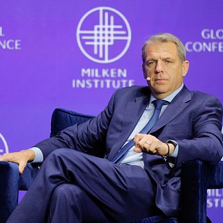 Боули покинул пост председателя «Челси» и продал долю Челси, Боули, Уолтер, Clearlake